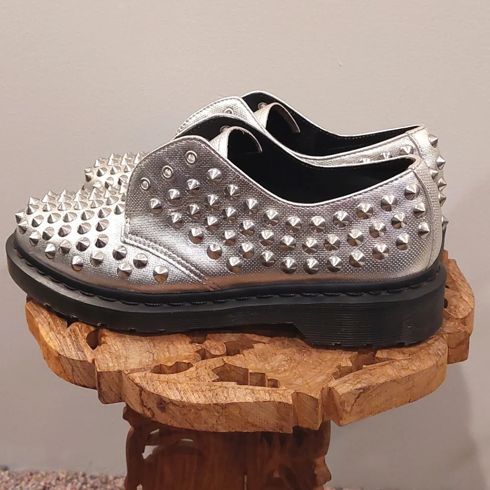 Dr. Marten's Harlen Mora Air Wair Women's Silver Spike Oxford Shoes EUC Size 8US - Picture 7 of 12